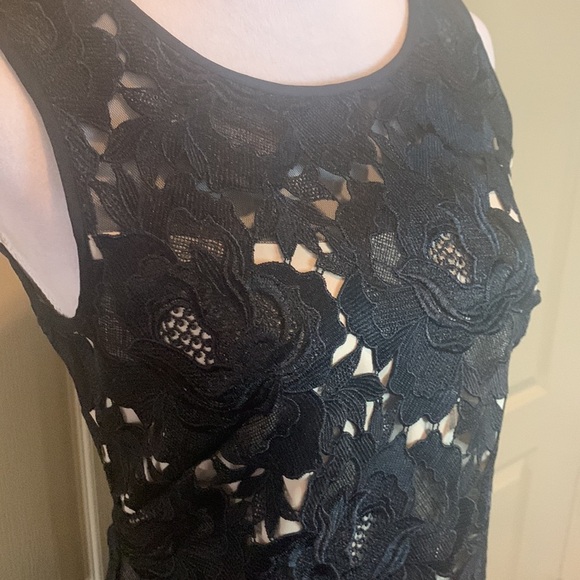 WHBM Women's Sleeveless Lace Inlay Dress 2 - Picture 4 of 11